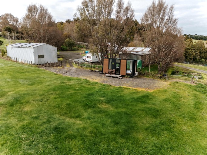 Tiny Houses (New Zealand, Dairy Flat, North Island)