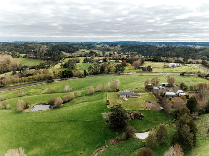 Tiny Houses (New Zealand, Dairy Flat, North Island)