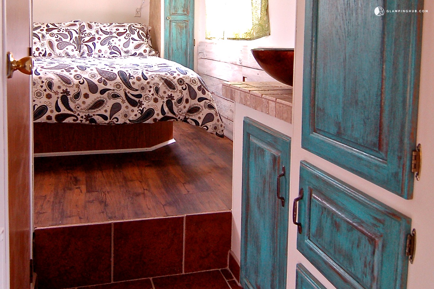 Luxury Trailer Rental near Bridgeport Reservoir, California