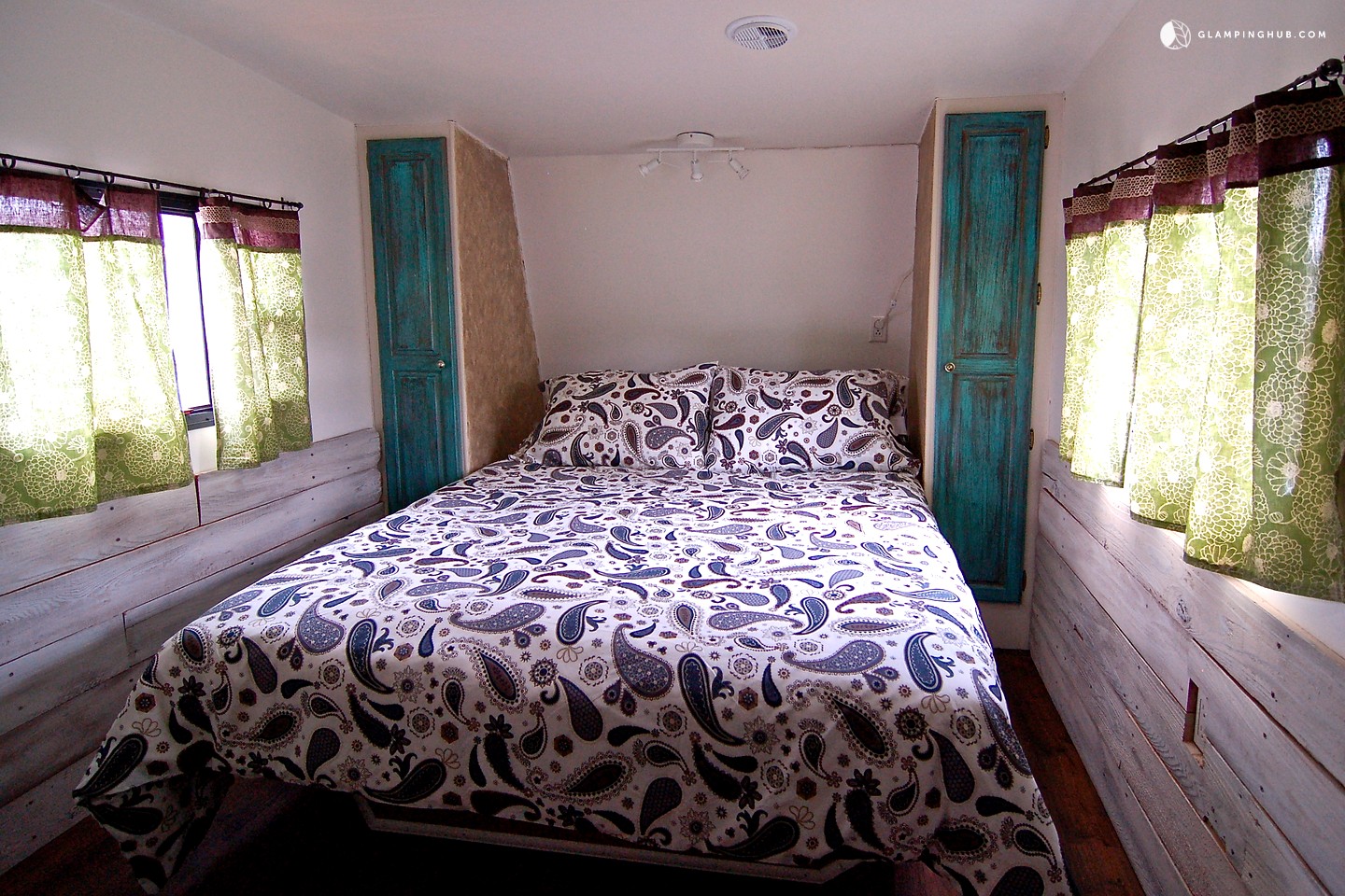 Luxury Trailer Rental near Bridgeport Reservoir, California