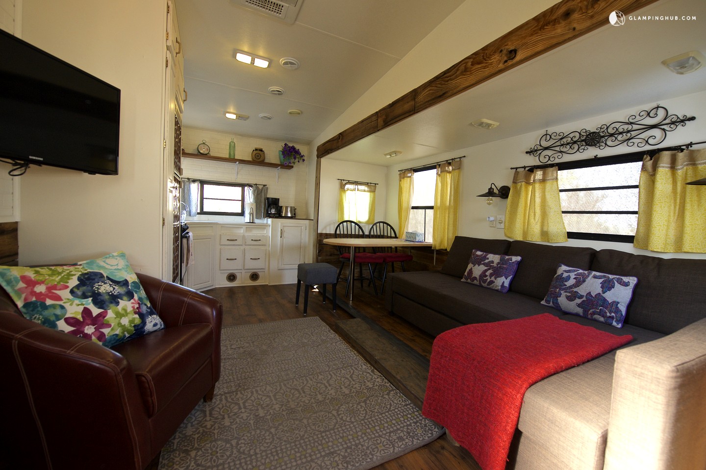Luxury Trailer Rental near Bridgeport Reservoir, California