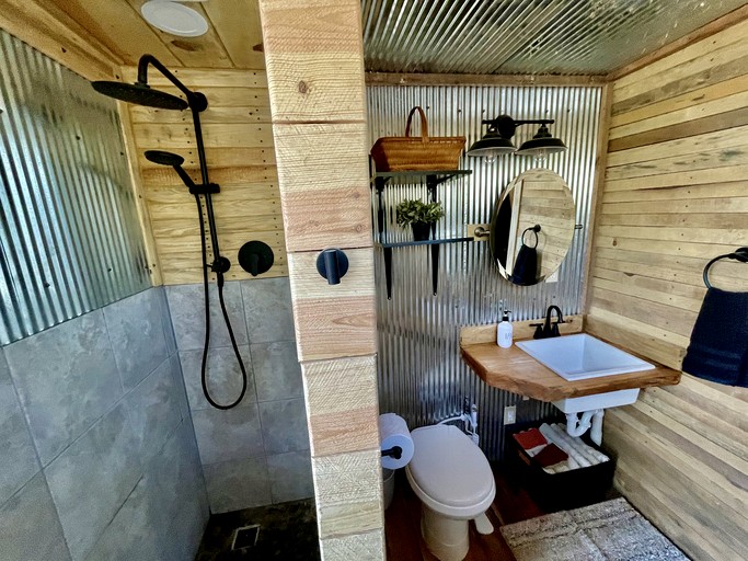 Tree Houses (United States of America, Boles, Arkansas)