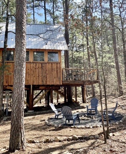 Tree Houses (United States of America, Boles, Arkansas)