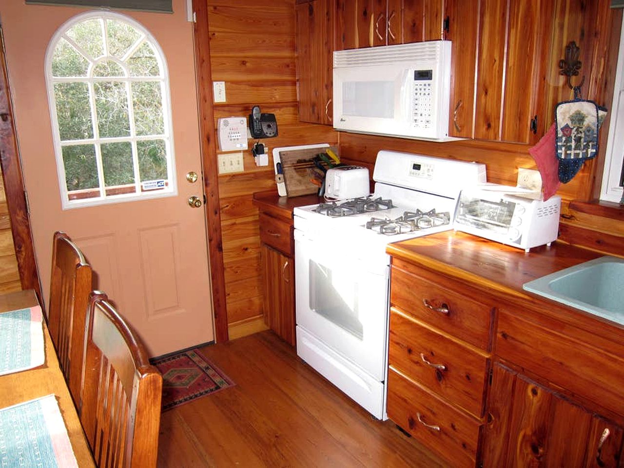 Rustic Vacation Rental with a Charming Dock in Ocala National Forest, Florida