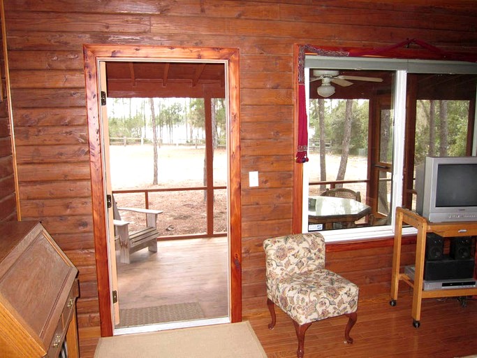 Cabins (Astor, Florida, United States)