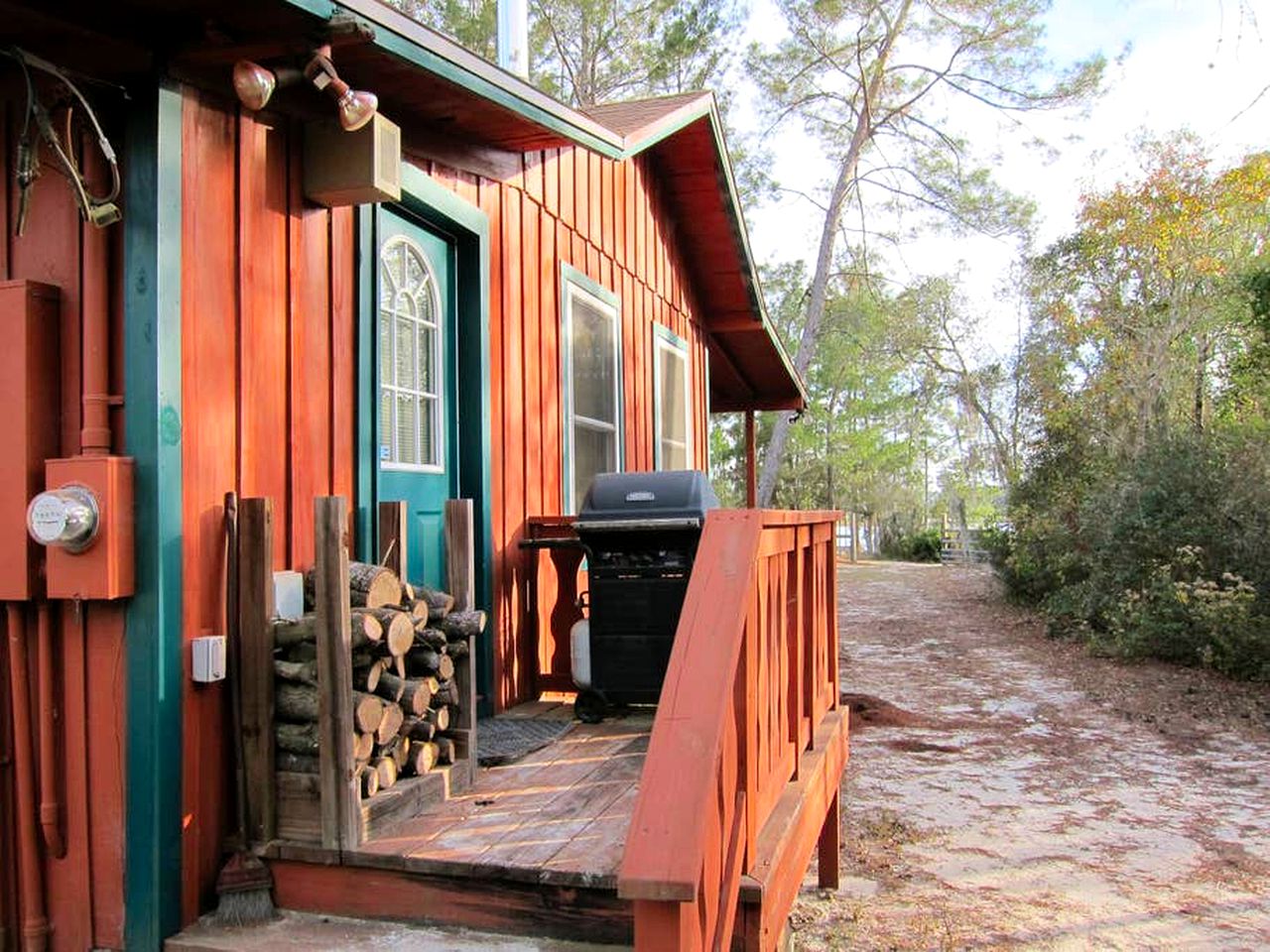 Rustic Vacation Rental with a Charming Dock in Ocala National Forest, Florida
