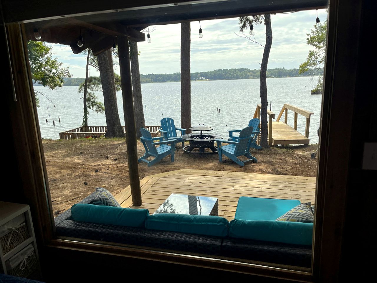 Rustic Waterfront Cabin on Toledo Bend Lake for an Unforgettable Getaway in Nature in Hemphill, Texas