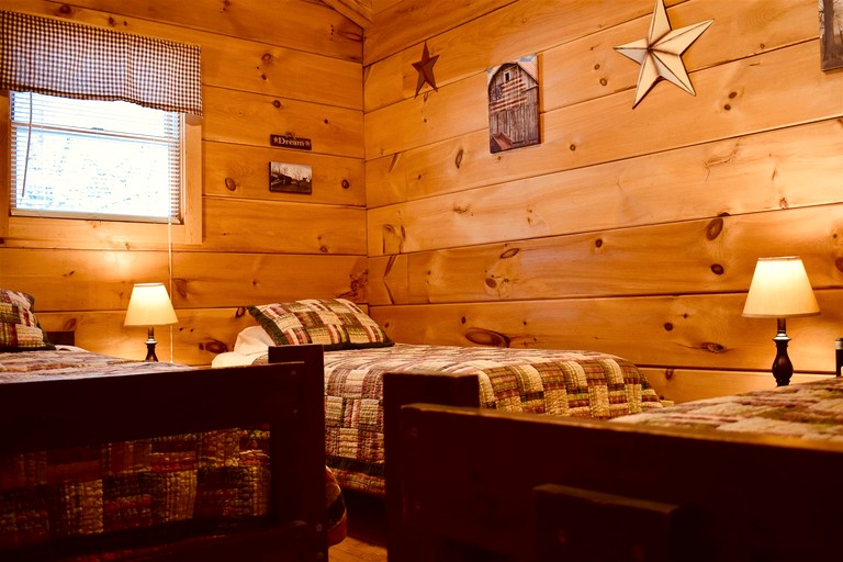 Cabins (United States of America, Monterville, West Virginia)