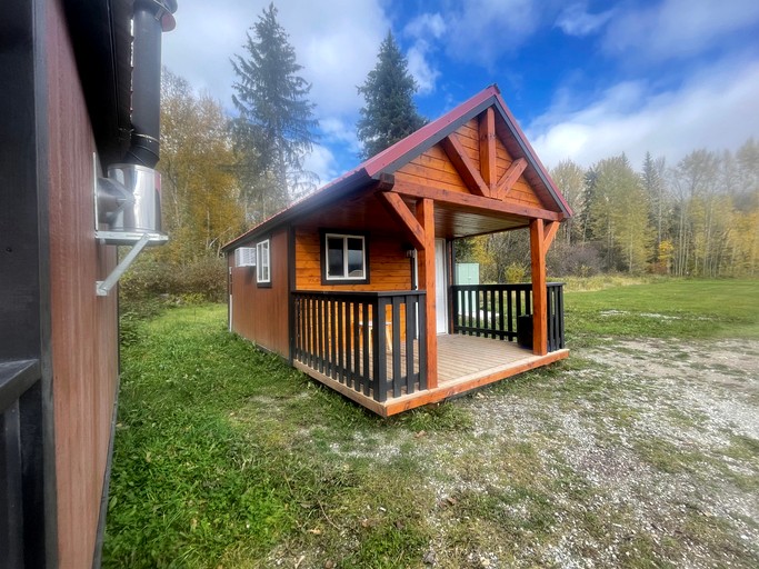 Cabins (Canada, Golden, British Columbia)