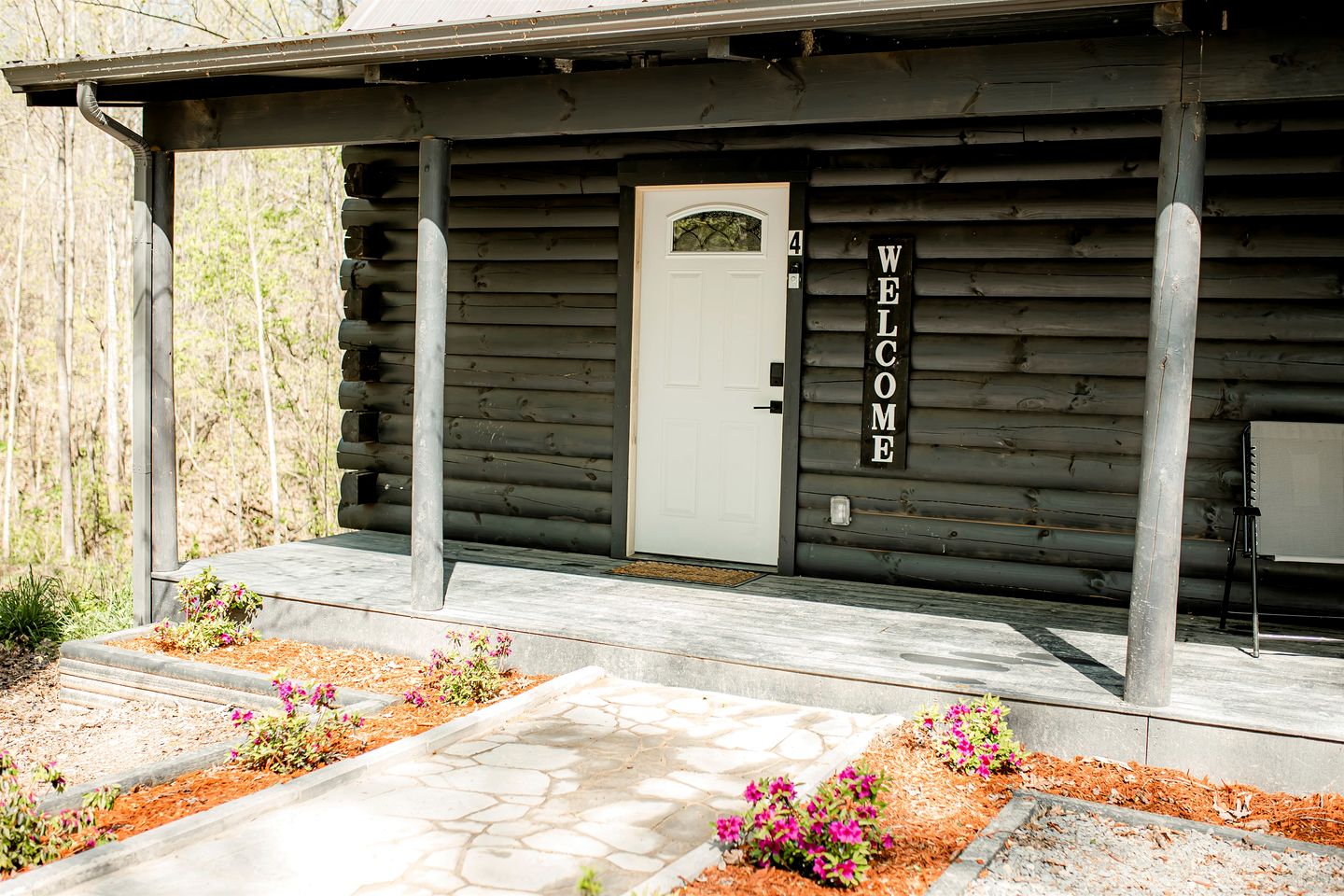 Rustic Wooden Cabin with Hot-tub in Campbellsville, Kentucky