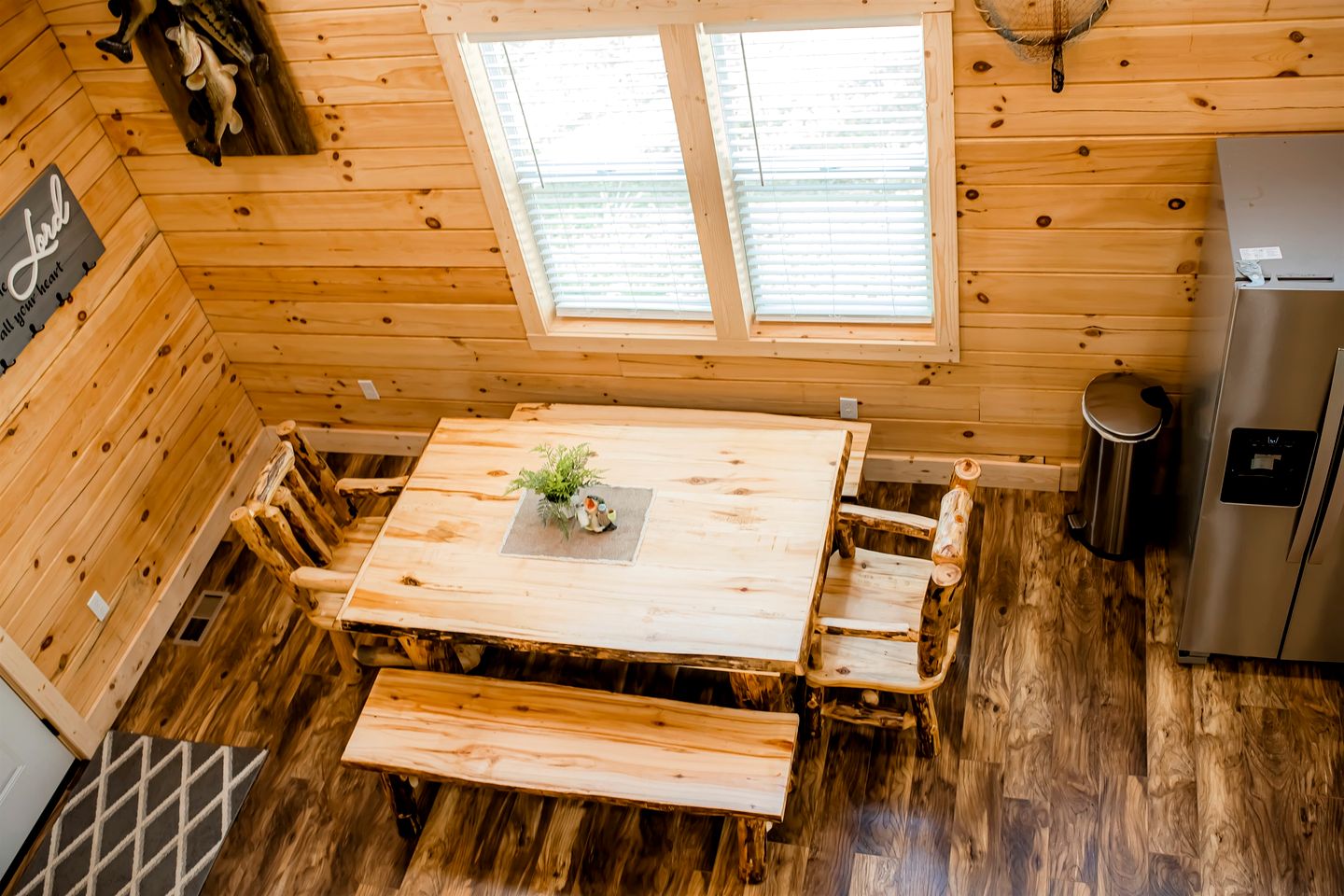 Rustic Wooden Cabin with Hot-tub in Campbellsville, Kentucky