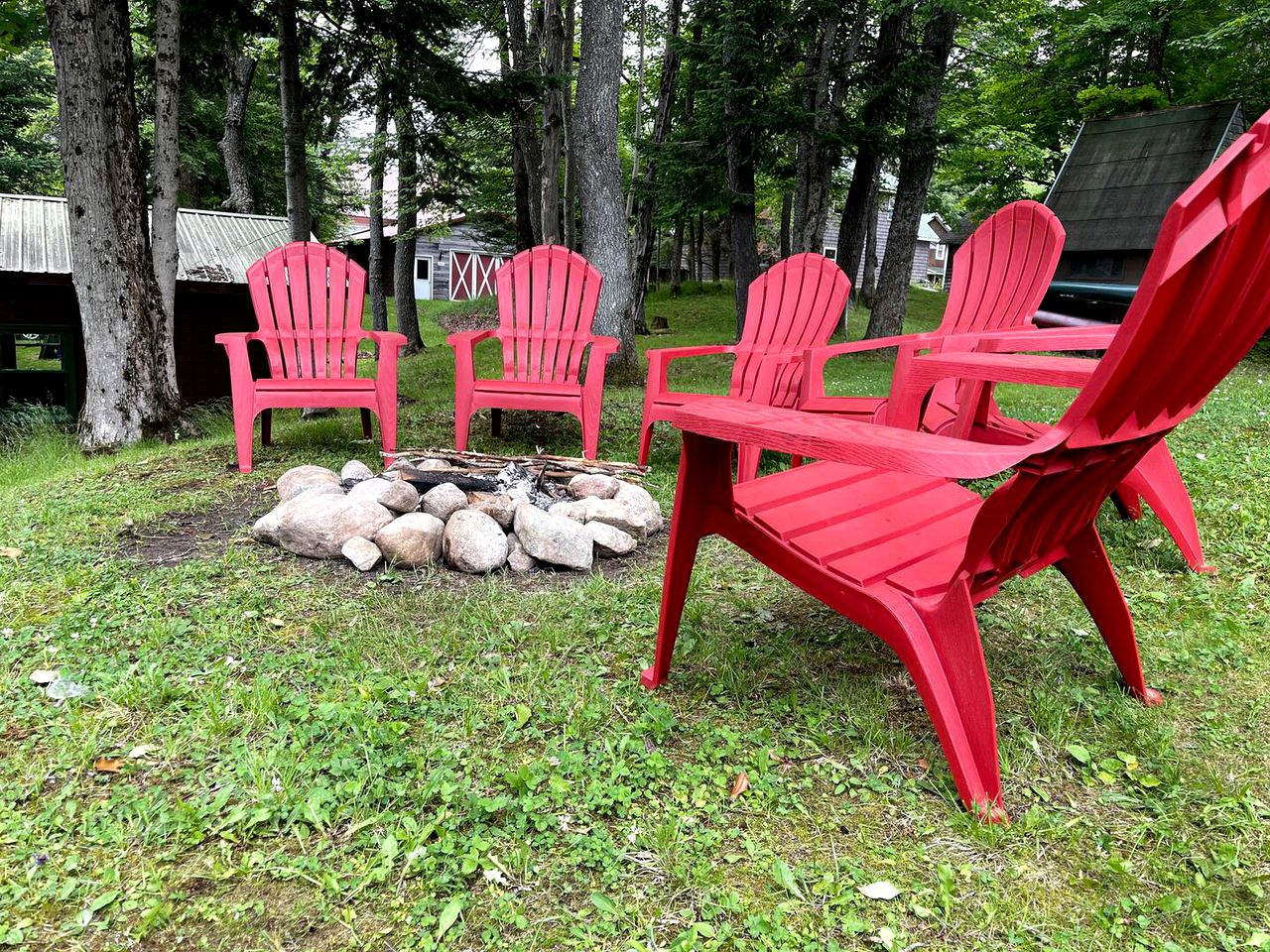 Seaside Glamping: Perfect Cabin just Steps from Old Forge Public Beach, NY