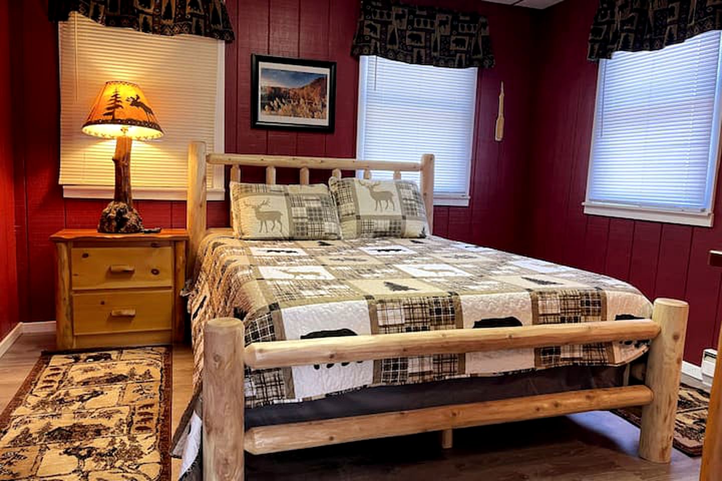 Seaside Glamping: Perfect Cabin just Steps from Old Forge Public Beach, NY