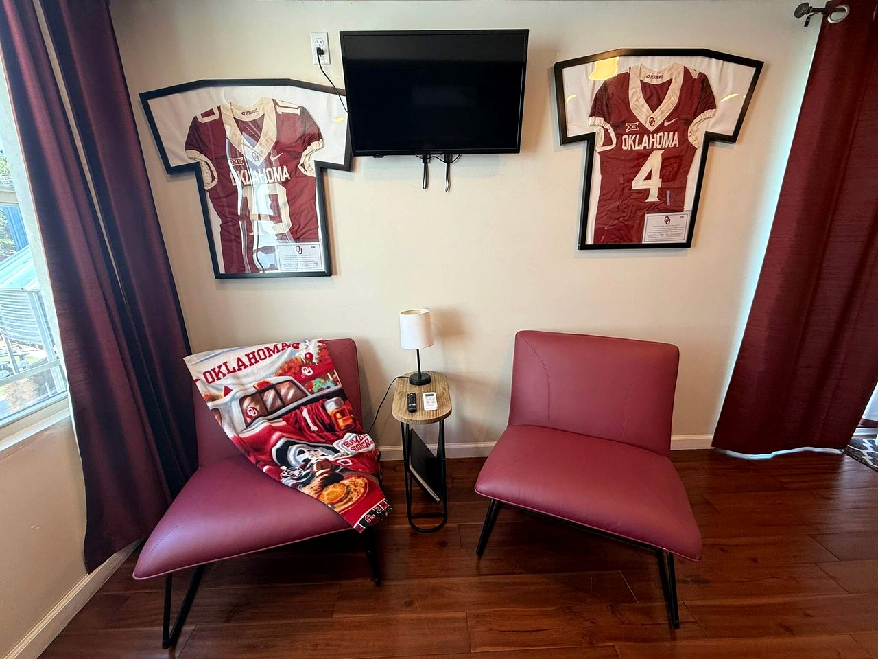 Cozy Tiny House Retreat with Rooftop Deck near Fort Sill in Medicine Park, Oklahoma