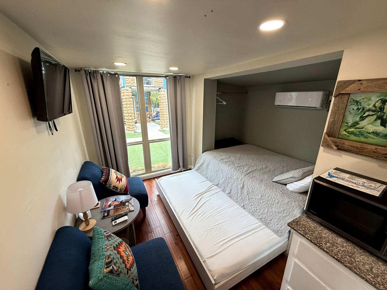 Cozy Tiny House Retreat with Rooftop Deck near Fort Sill in Medicine Park, Oklahoma