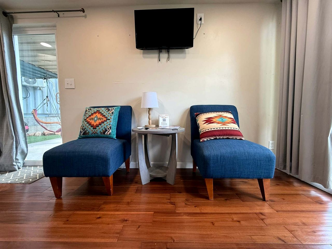 Cozy Tiny House Retreat with Rooftop Deck near Fort Sill in Medicine Park, Oklahoma