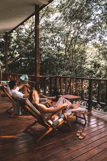 Rustic Eco Cabin Retreat with Pool, Paddleboards & Private Balcony Close to Shore in Saboga, Panama