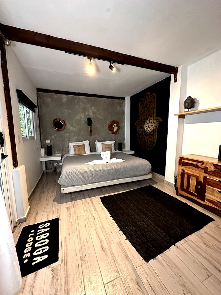 Rustic Eco Cabin Retreat with Pool, Paddleboards & Private Balcony Close to Shore in Saboga, Panama