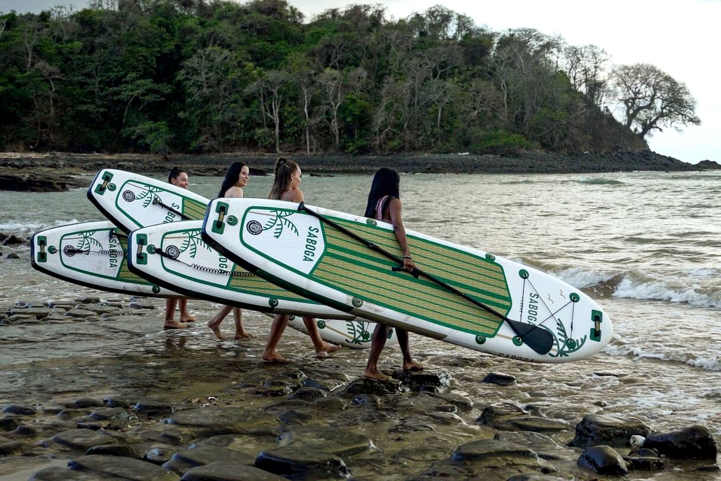 Peaceful Eco Retreat with Pool, Kayaks, Fire Pit & Jungle Cabin Near the Beach Escape in Saboga, Panama