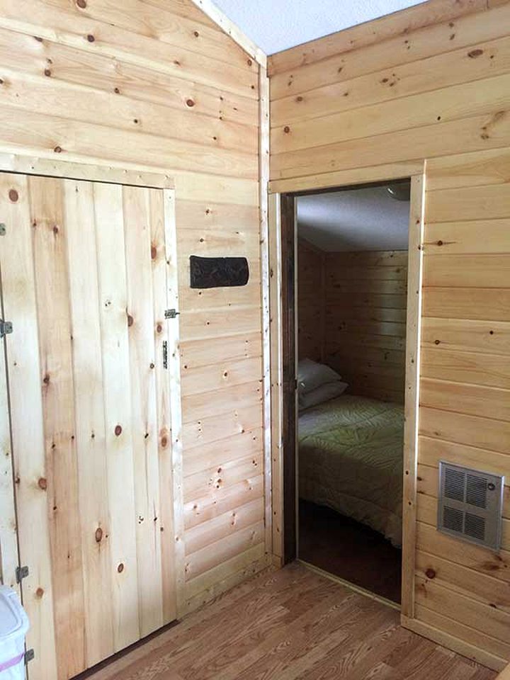 Cozy Cottage Rentals with Private Beach near Springfield, Massachusetts