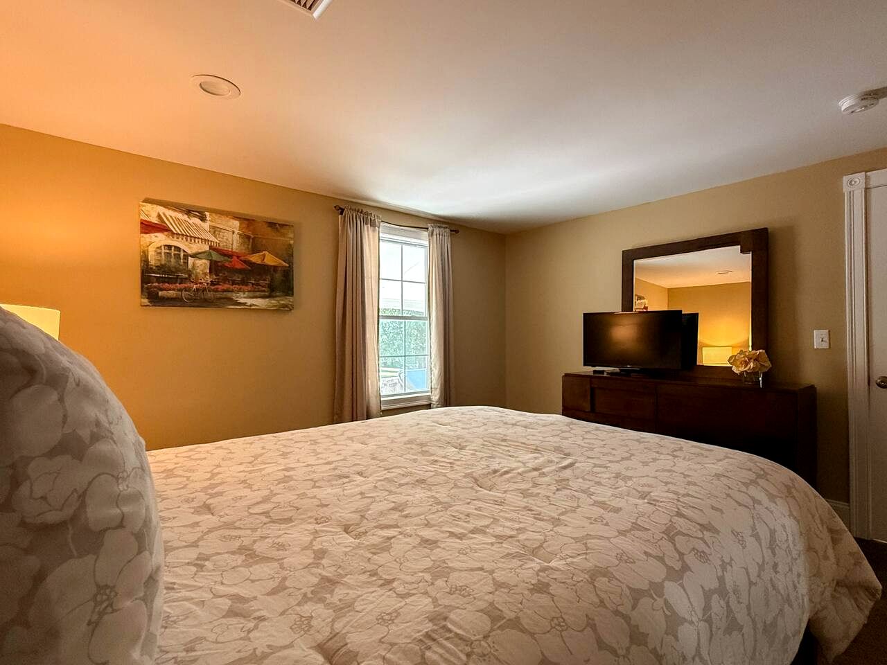 Secluded Group Retreat with Hot Tub, Riverfront & Huge Yard in Conway, New Hampshire