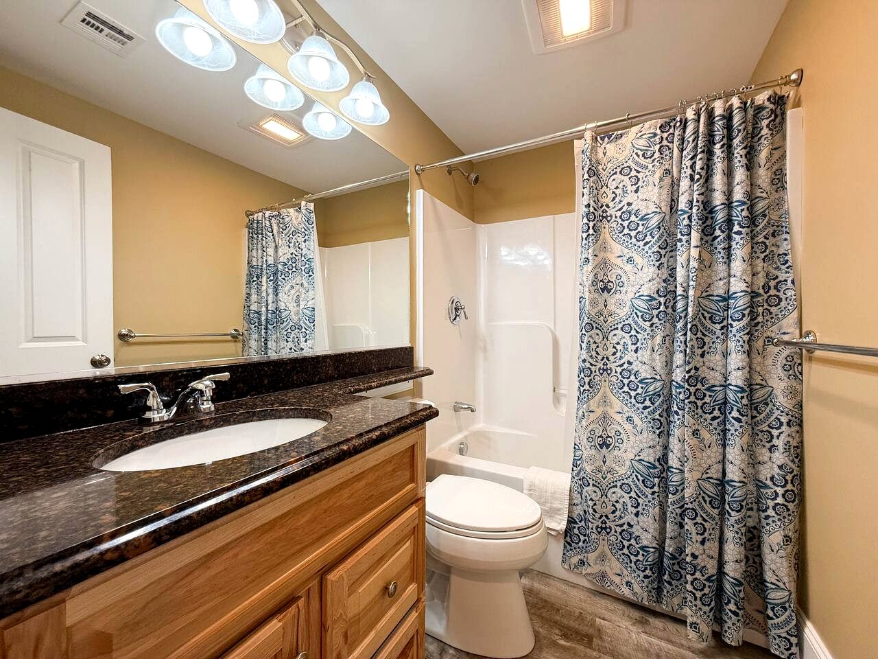 Spacious Riverfront Retreat with Hot Tub near White Mountains in Conway, NH