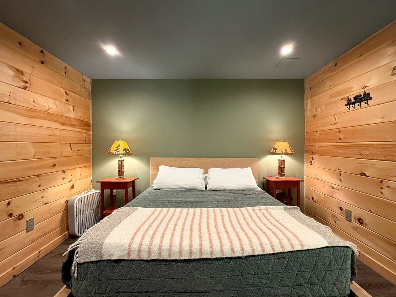 Spacious Cabin Retreat Near Attitash Mountain in Bartlett, New Hampshire