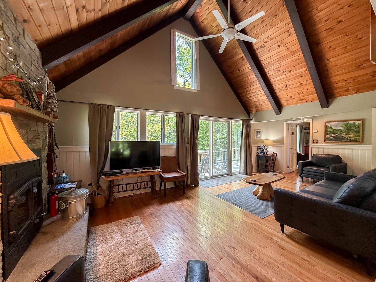 Spacious Cabin Retreat Near Attitash Mountain in Bartlett, New Hampshire