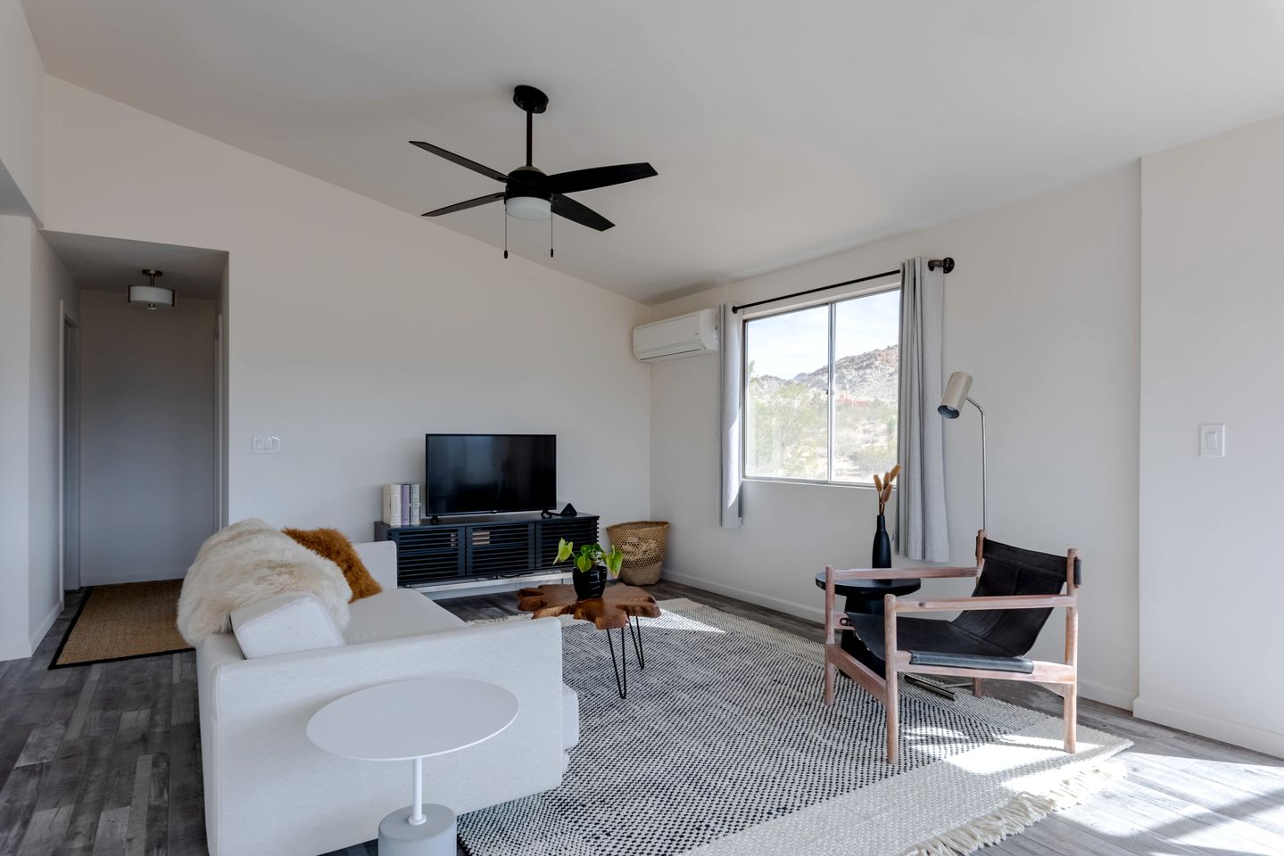 Incredible Vacation Rental with Barbecue and Spa Pool in Joshua Tree, California