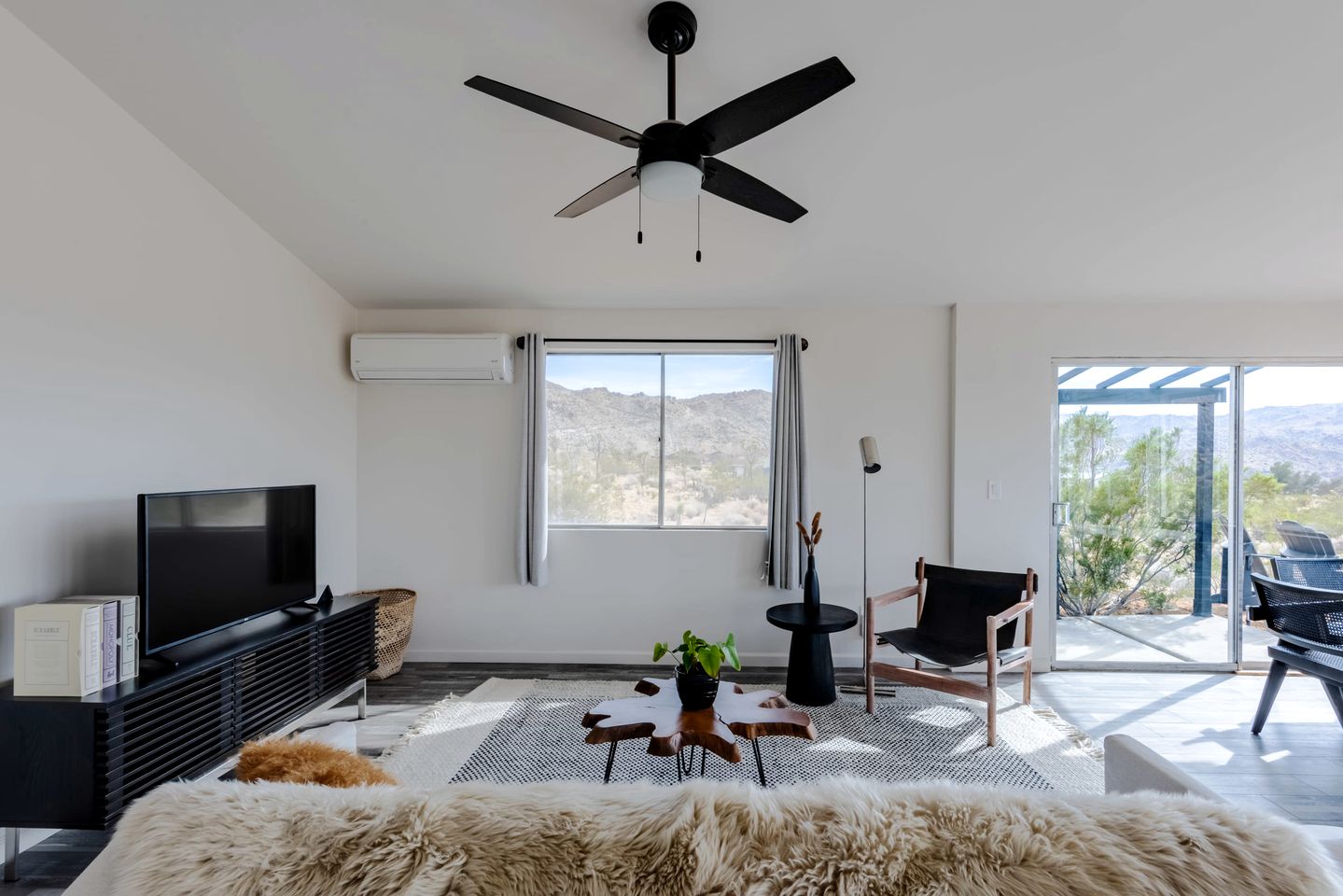 Incredible Vacation Rental with Barbecue and Spa Pool in Joshua Tree, California