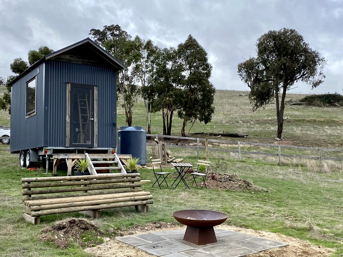 Off Grid Tiny House Glamping on a Victoria Horse Farm