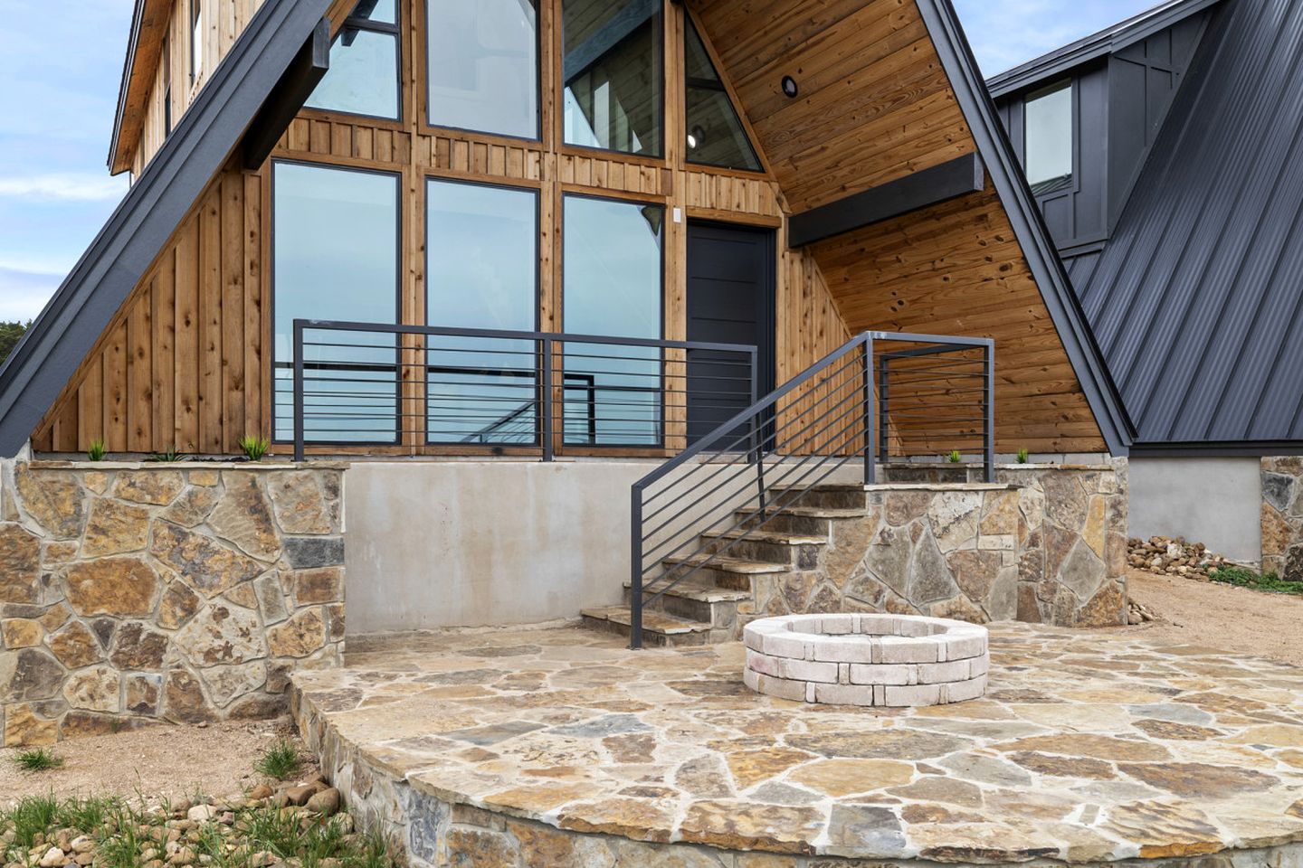 Family-Friendly A-frame with Outdoor Camp Fire in Texas