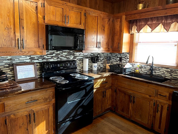 Cabins (United States of America, Spruce Pine, North Carolina)