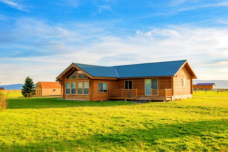 Secluded Mountain-View Cabin with Cross-Country Trails Near Scenic Lakes in Idaho