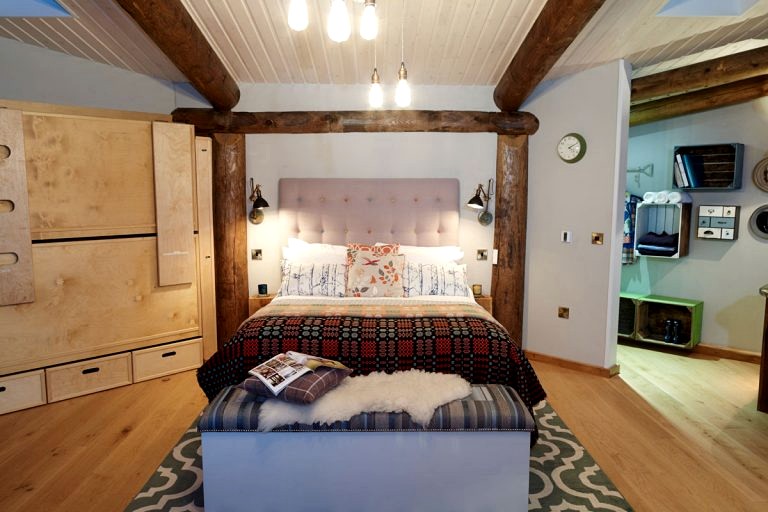 Unique Eco-Friendly Cabin Rental on Countryside Farm in West Wales | Cabins (Ceredigion, Wales, United Kingdom)