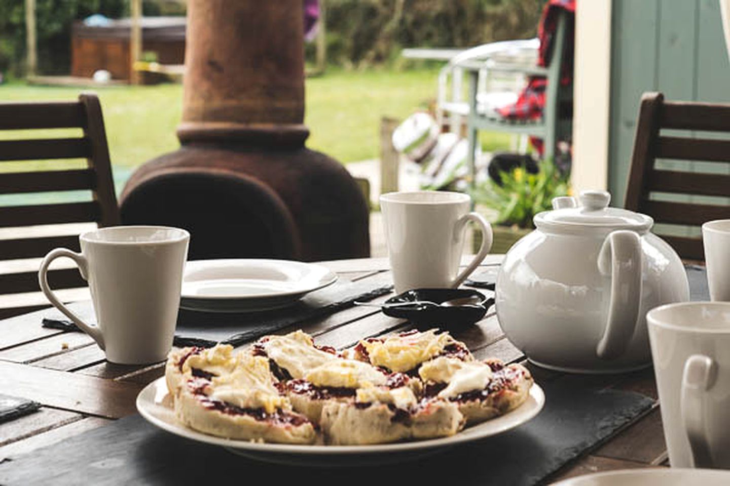 Charming Tiny House Rental with a Hot Tub in Cornwall, England