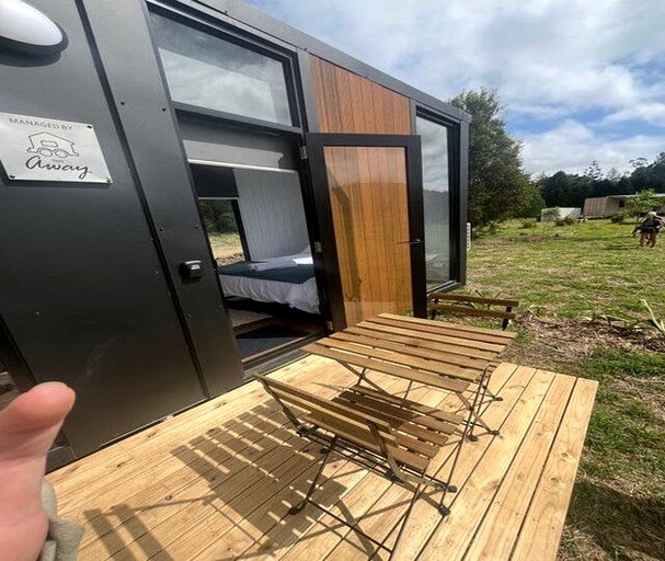 Vacation Rentals (Australia, --, --)