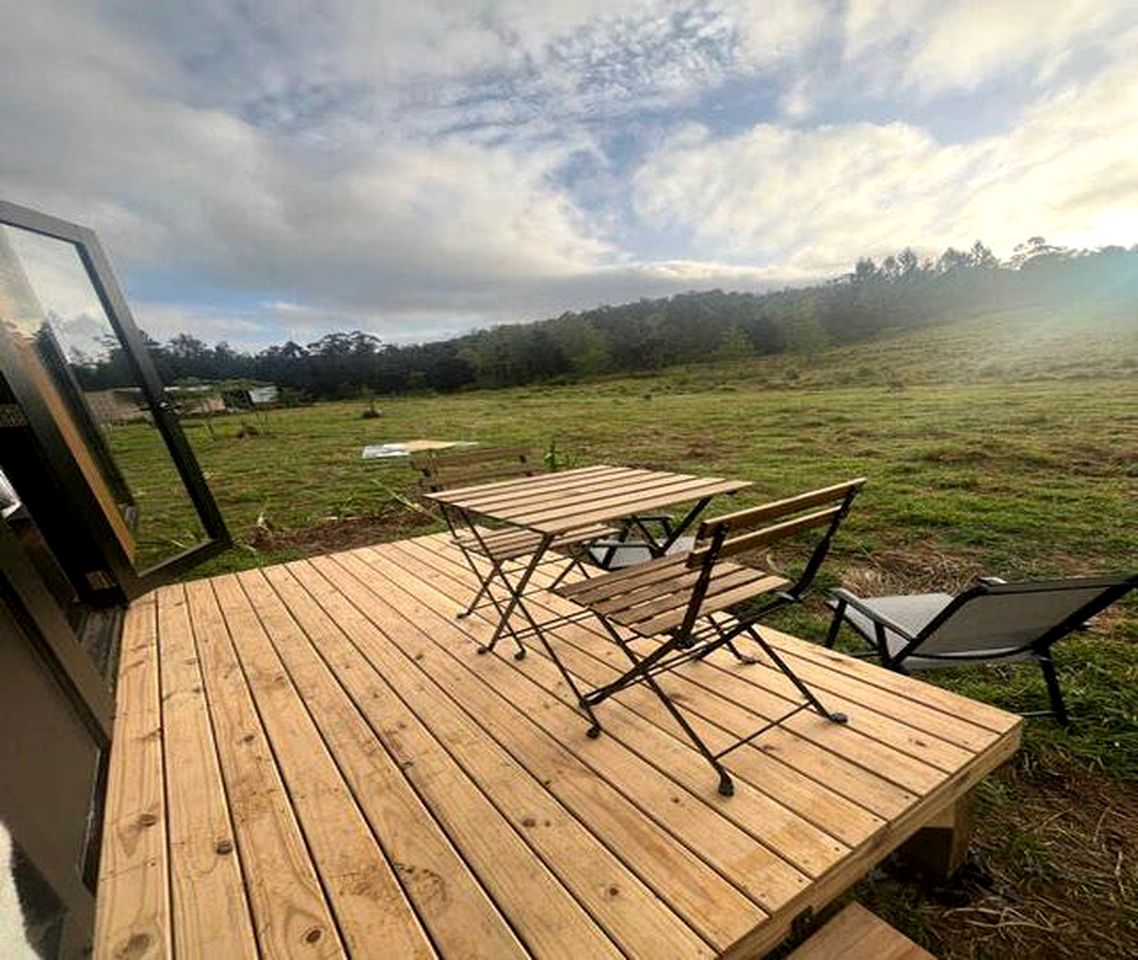 Peaceful Tiny House Retreat with Breathtaking Countryside Views in Queensland