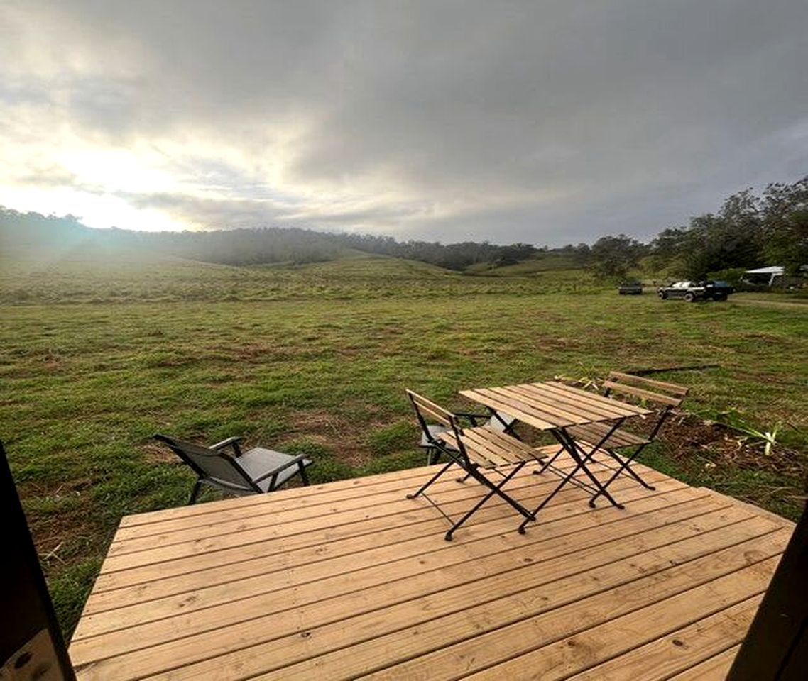 Peaceful Tiny House Retreat with Breathtaking Countryside Views in Queensland