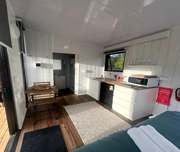 Vacation Rentals (Australia, --, --)