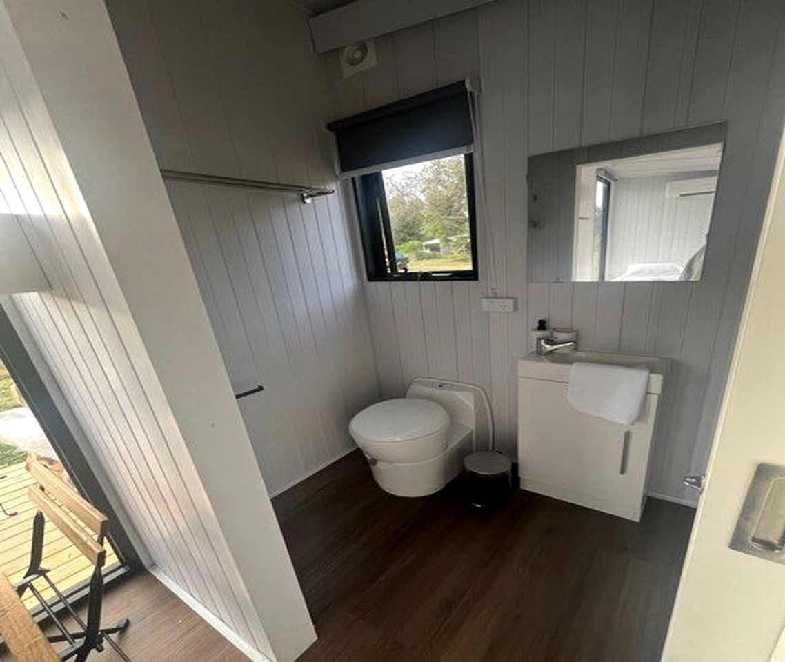 Peaceful Tiny House Retreat with Breathtaking Countryside Views in Queensland