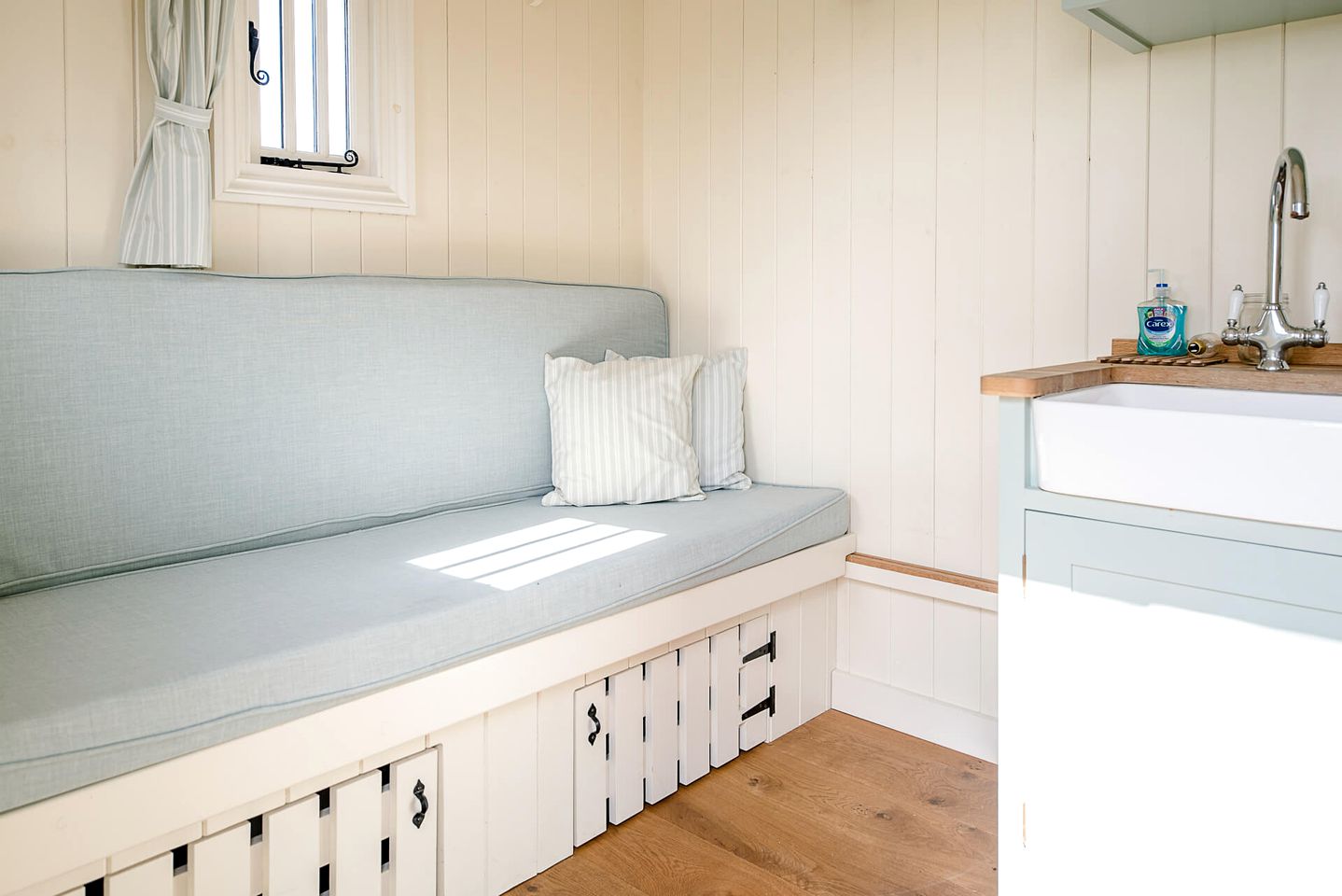 Boundary Farm Glamping in a Shepherd's Hut, Ideal for a Countryside Escape to Framlingham