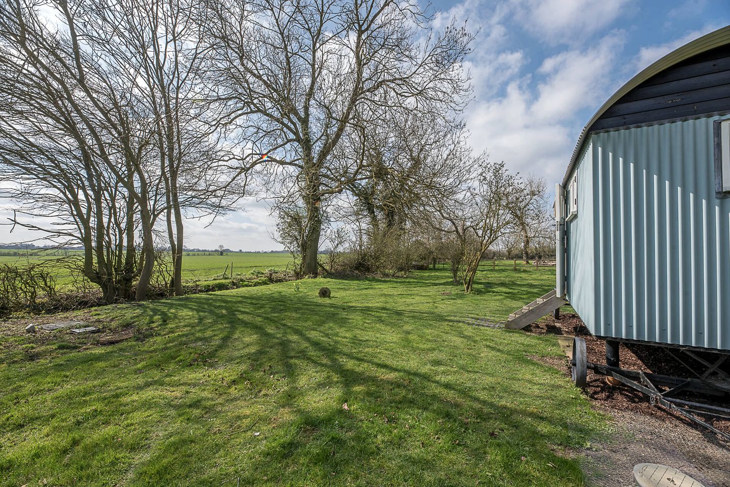 Boundary Farm Glamping in a Shepherd's Hut, Ideal for a Countryside Escape to Framlingham