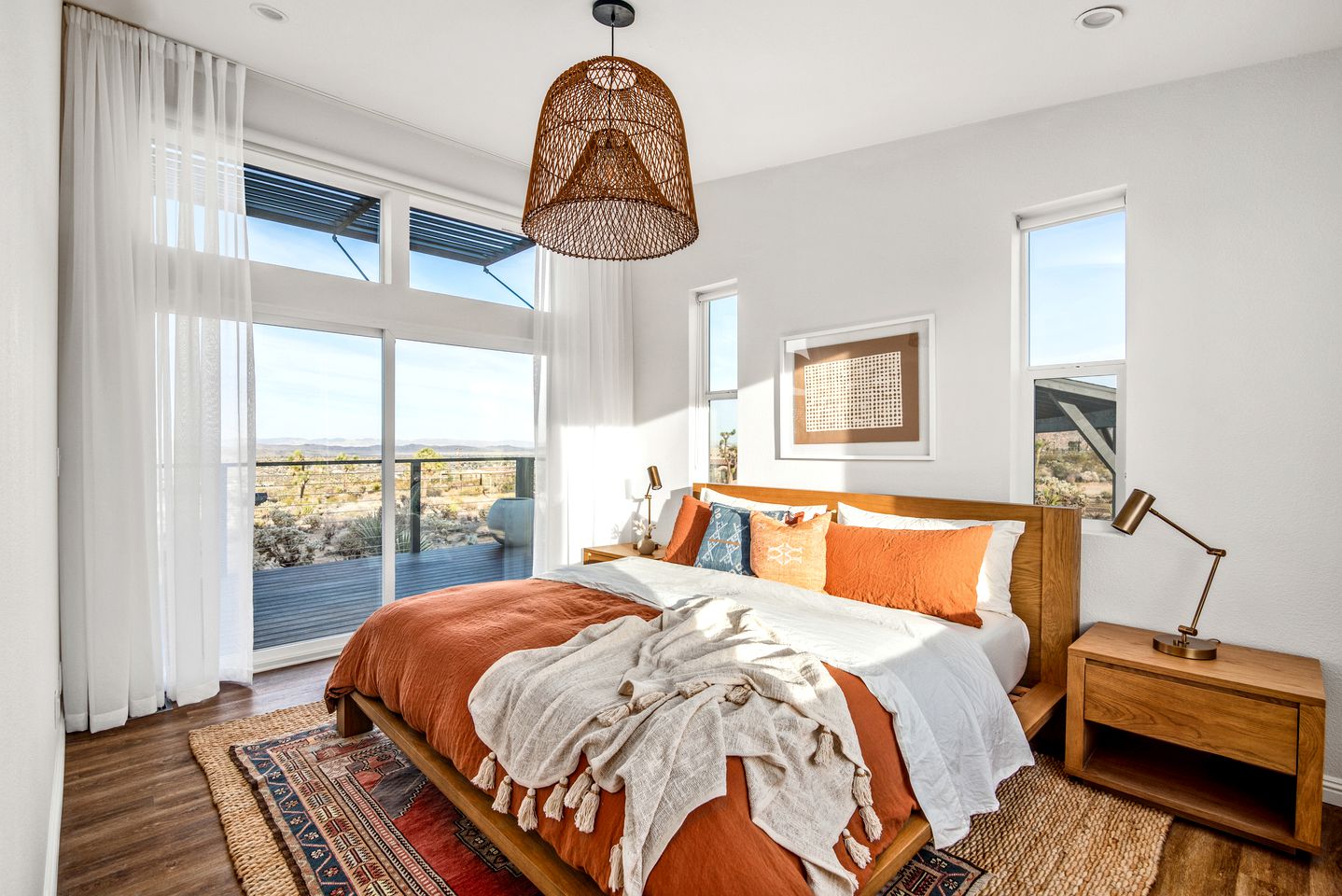 Sagebrush Bungalow Modern Retreat w/Hot Tub, Fire Pit and BBQ