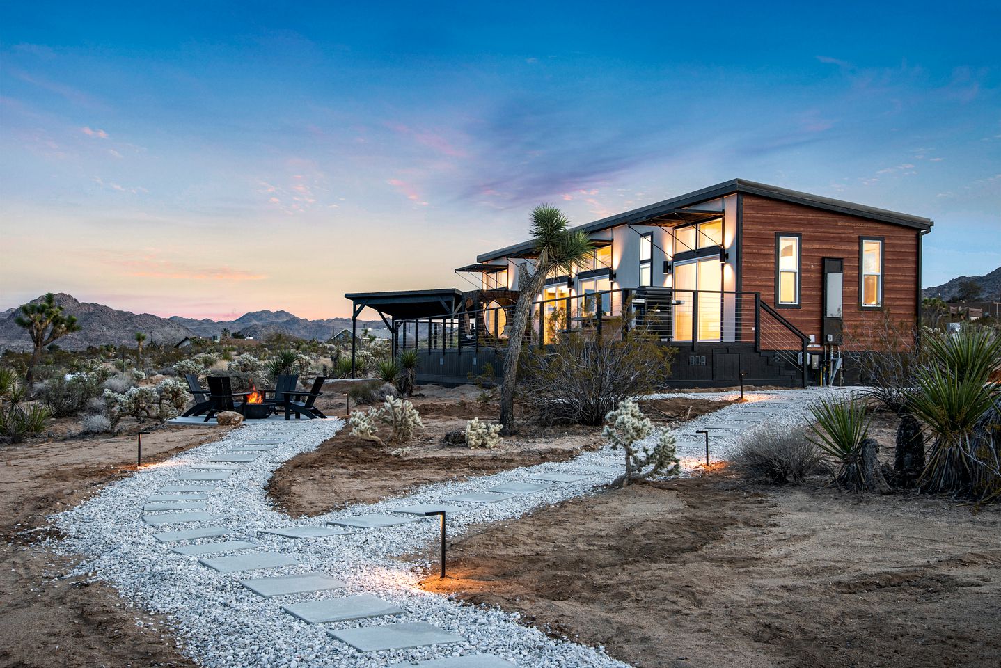 Sagebrush Bungalow Modern Retreat w/Hot Tub, Fire Pit and BBQ