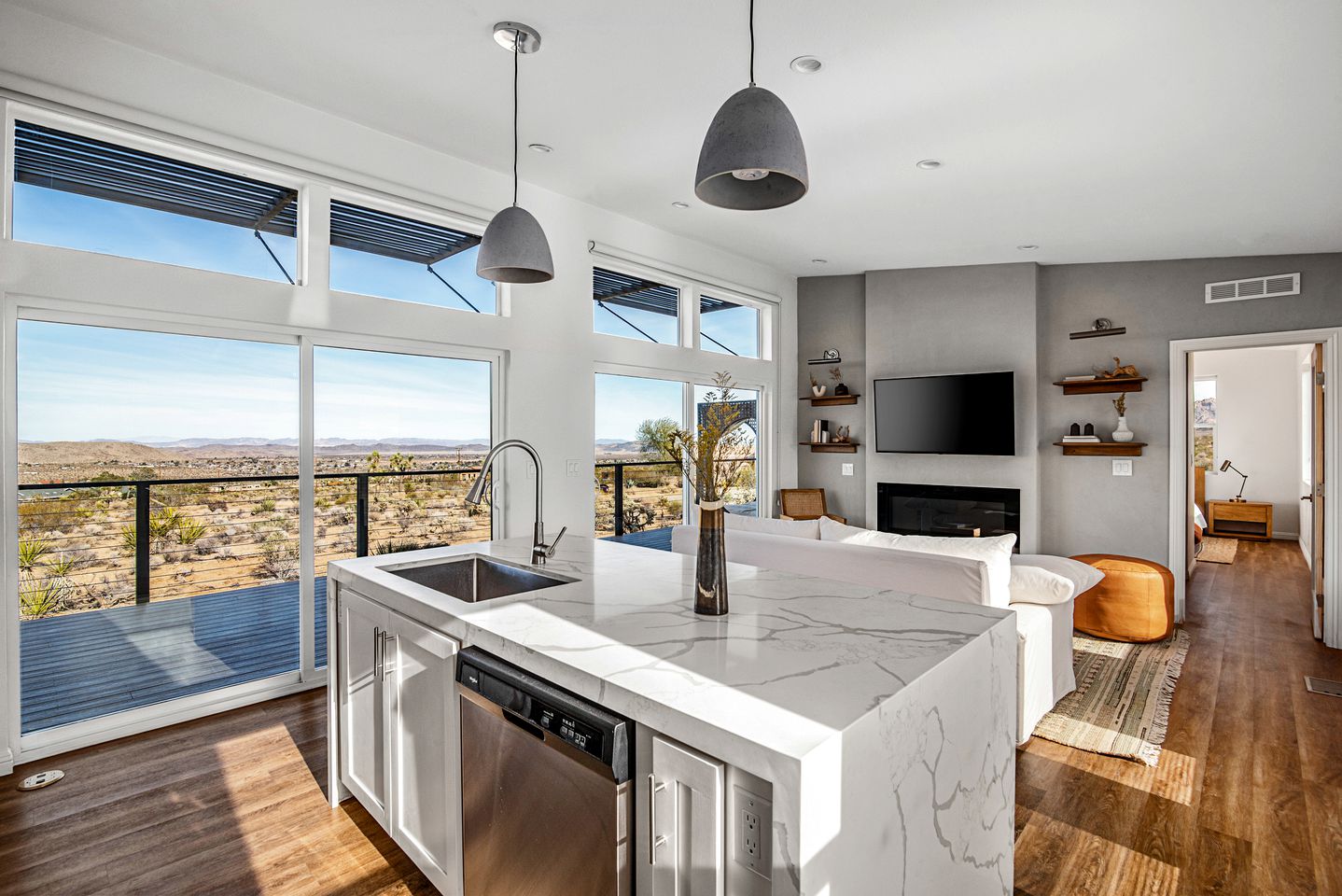 Sagebrush Bungalow Modern Retreat w/Hot Tub, Fire Pit and BBQ