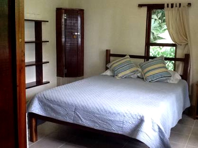 Cabins (Golfito, Puntarenas, Costa Rica)