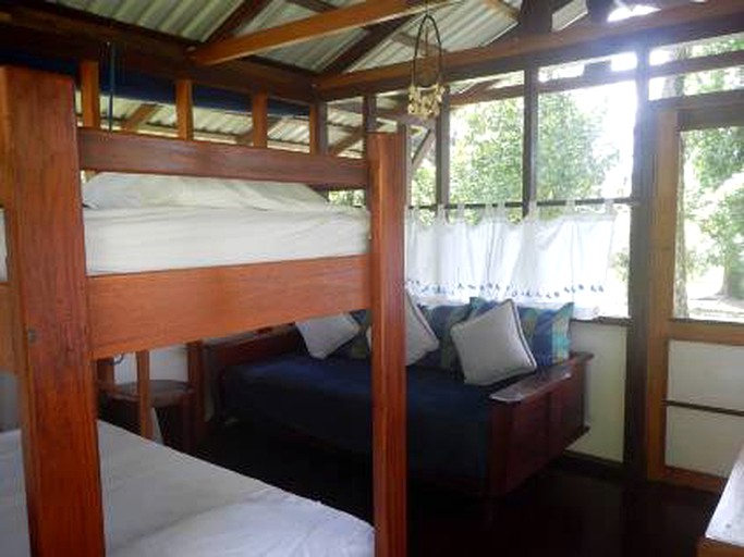 Cabins (Golfito, Puntarenas, Costa Rica)