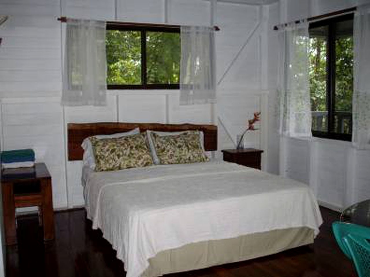 Peaceful Unique Tree House Accommodation in Puntarenas, Costa Rica