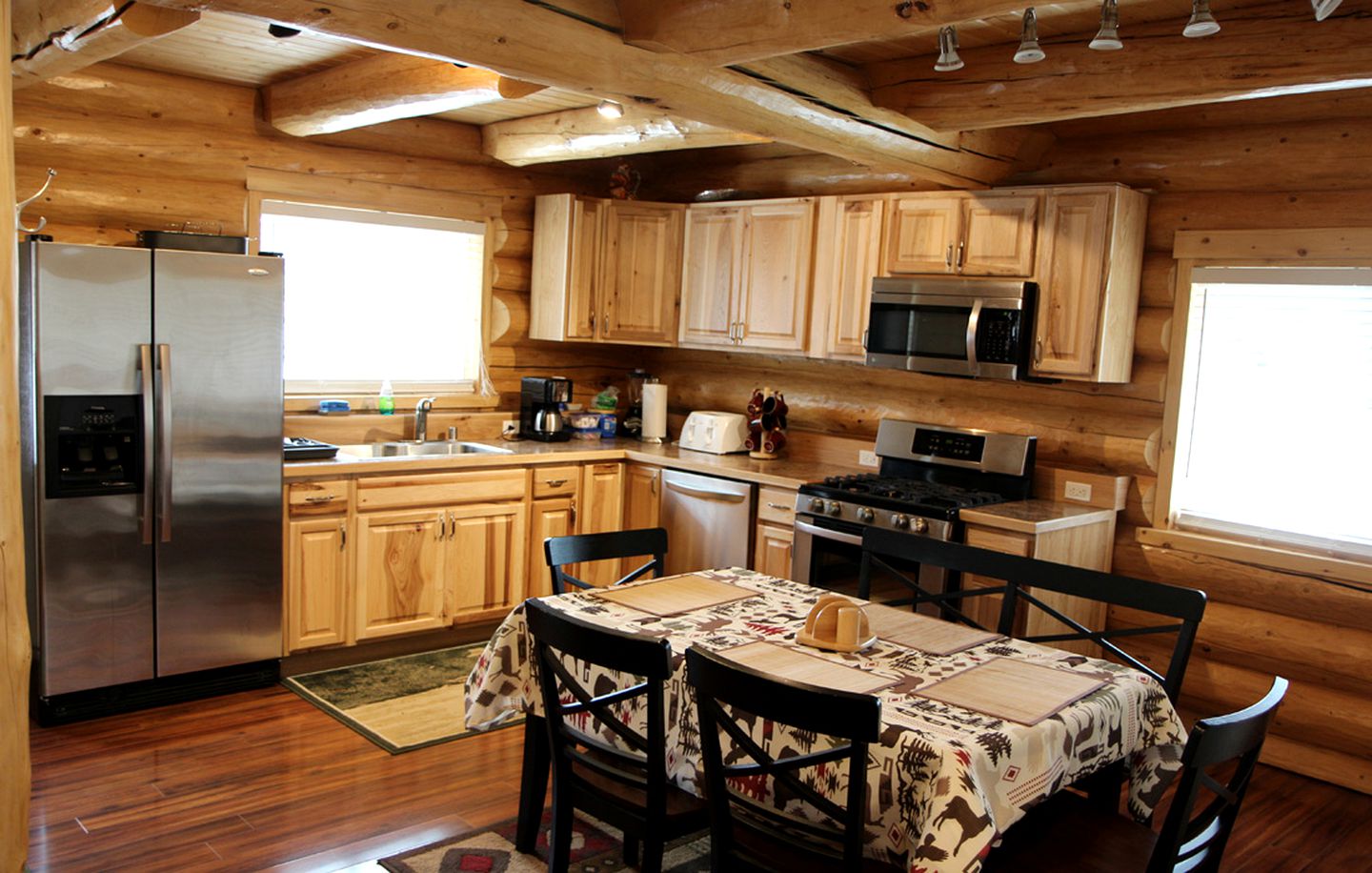 Gorgeous Family-Friendly Cabin with Private Jacuzzi in Kenai, Alaska